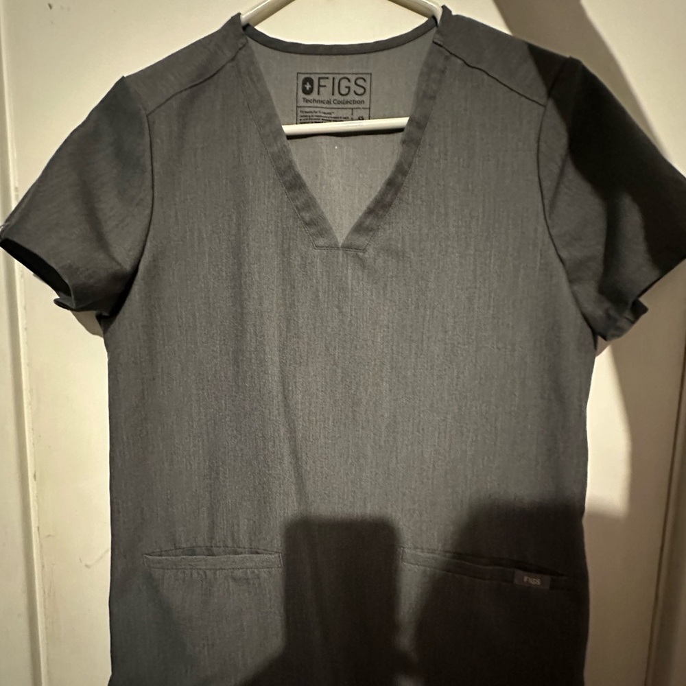 Figs Casma Top - graphite